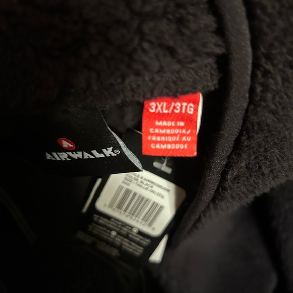 Airwalk Black Sherpa Jacket with Pocket - Picture 6 of 6